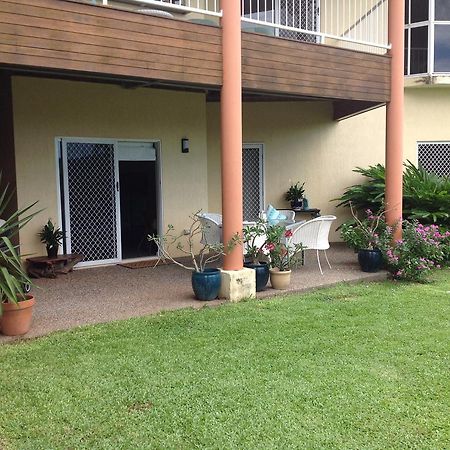 Appartamento Hideaway On Hillview Cairns Esterno foto